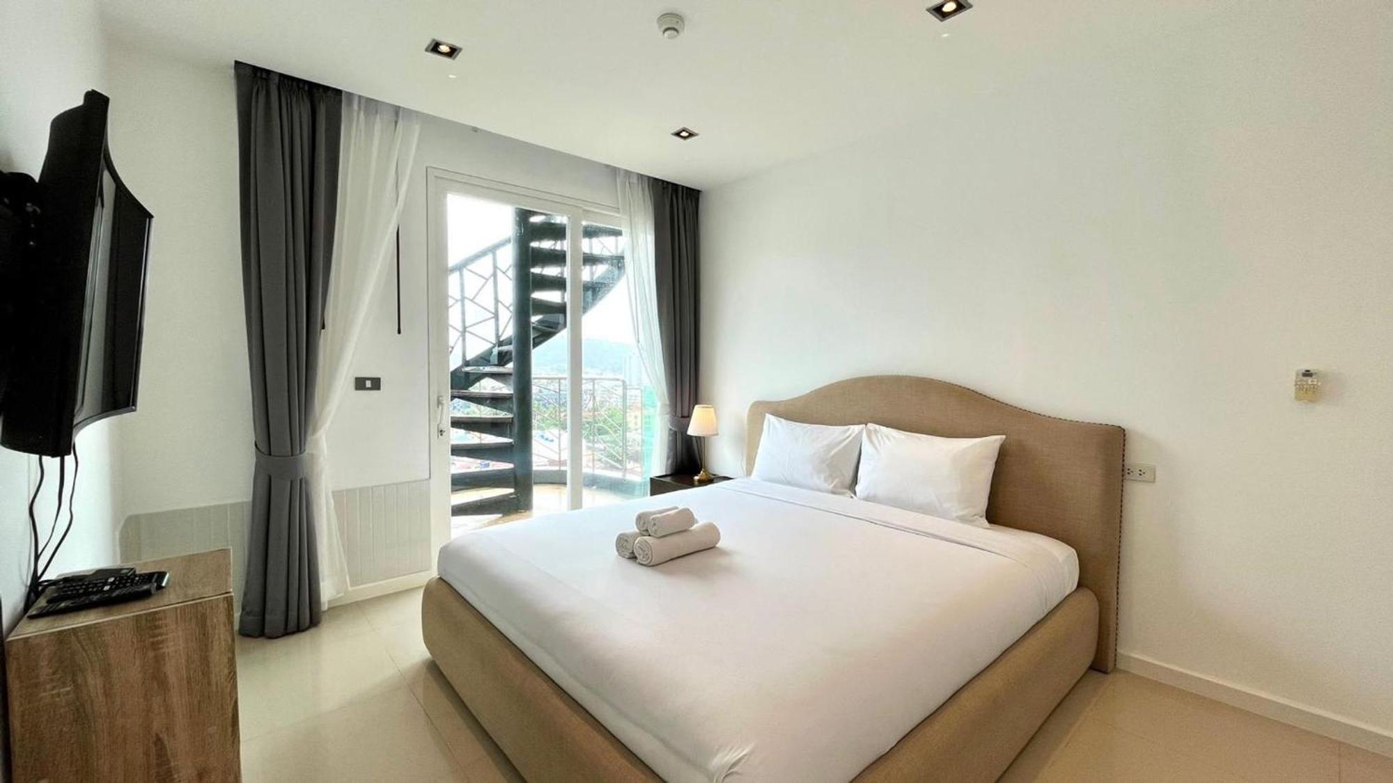 The Oh-so-sexy Triple Penthouse - Rare 35br 188m2 Feriehus