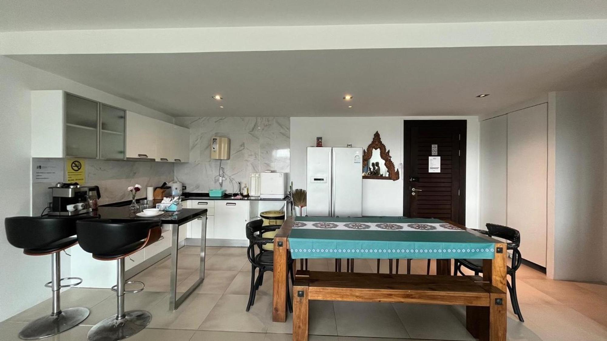 The Oh-so-sexy Triple Penthouse - Rare 35br 188m2 Feriehus Patong