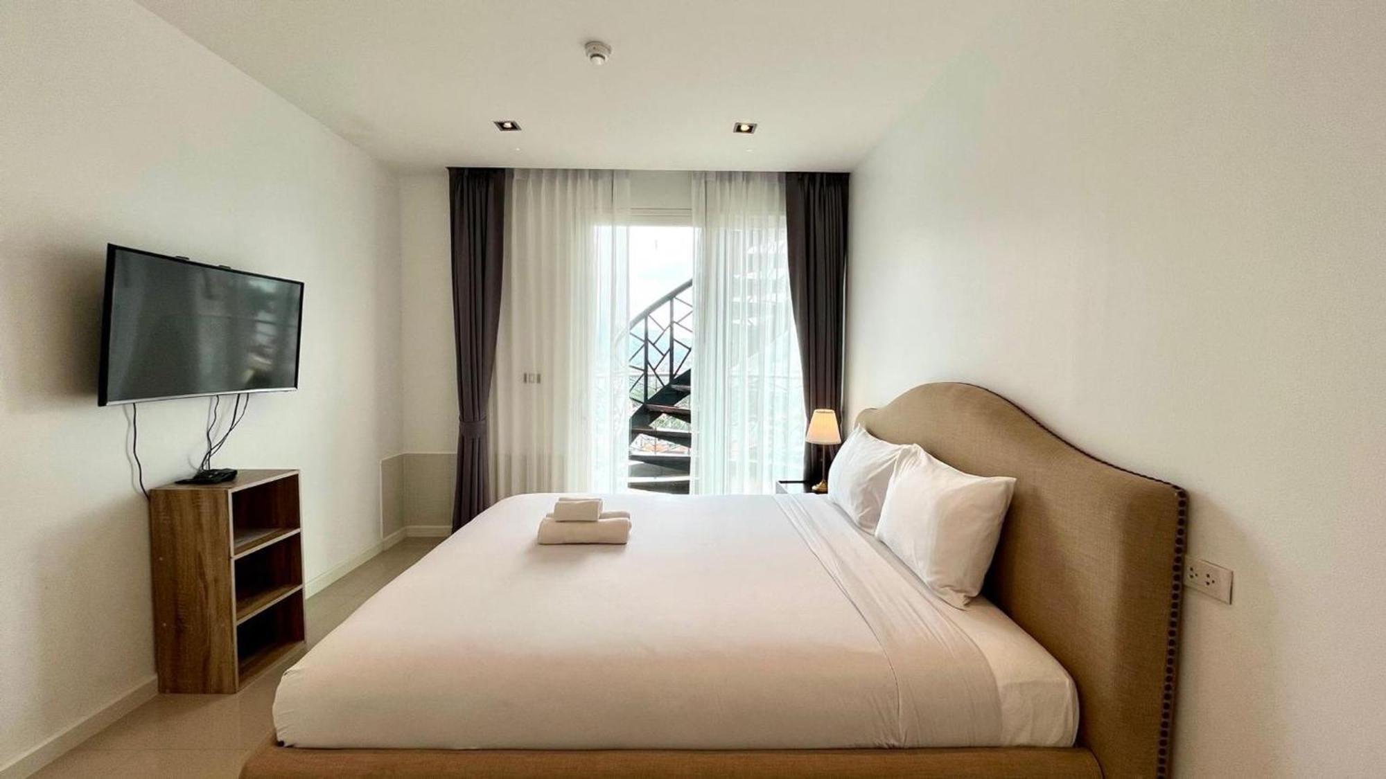 The Oh So Sexy Triple Penthouse-Rare 3-5Br 188M2 Patong