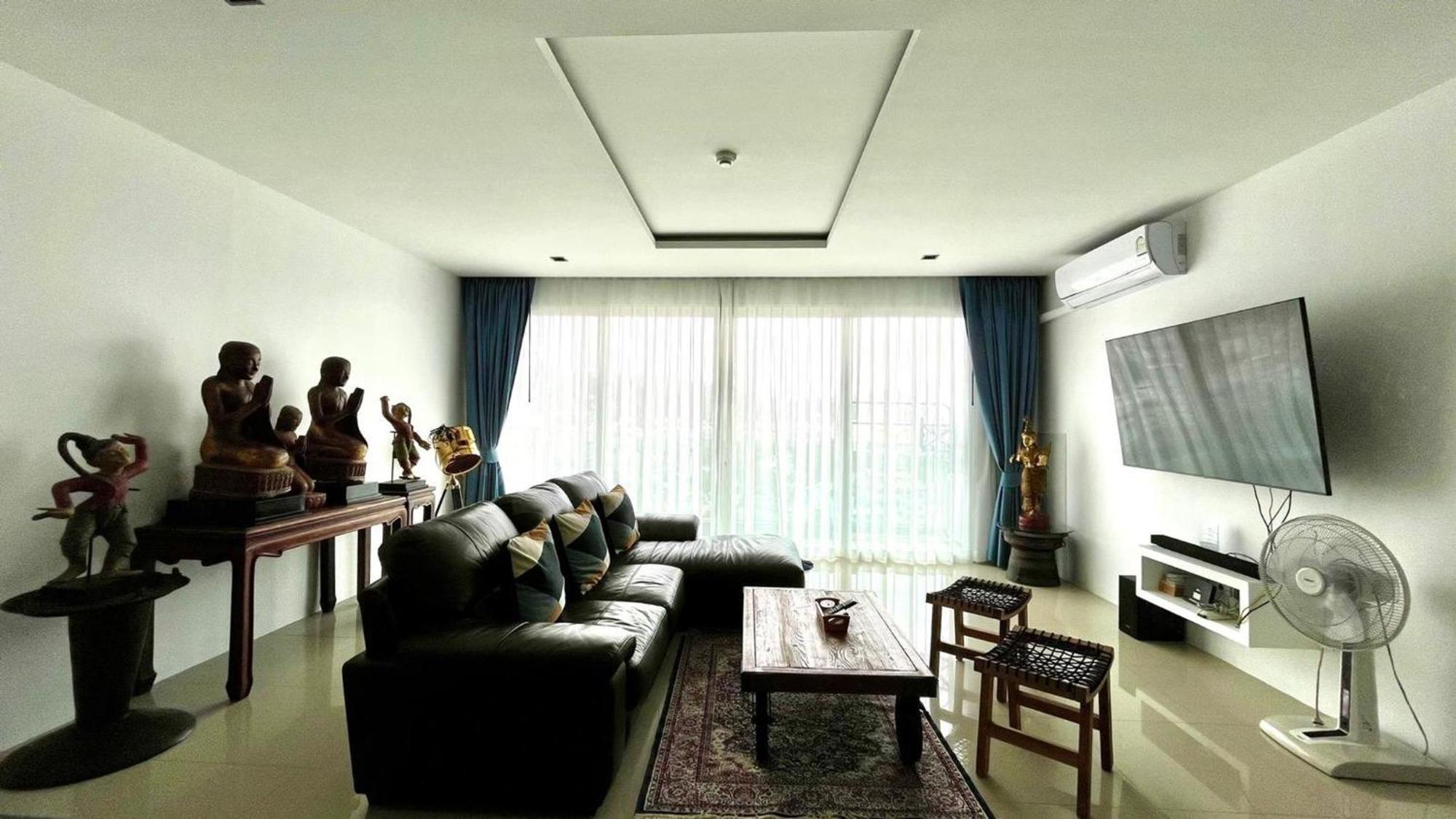 The Oh So Sexy Triple Penthouse-Rare 3-5Br 188M2